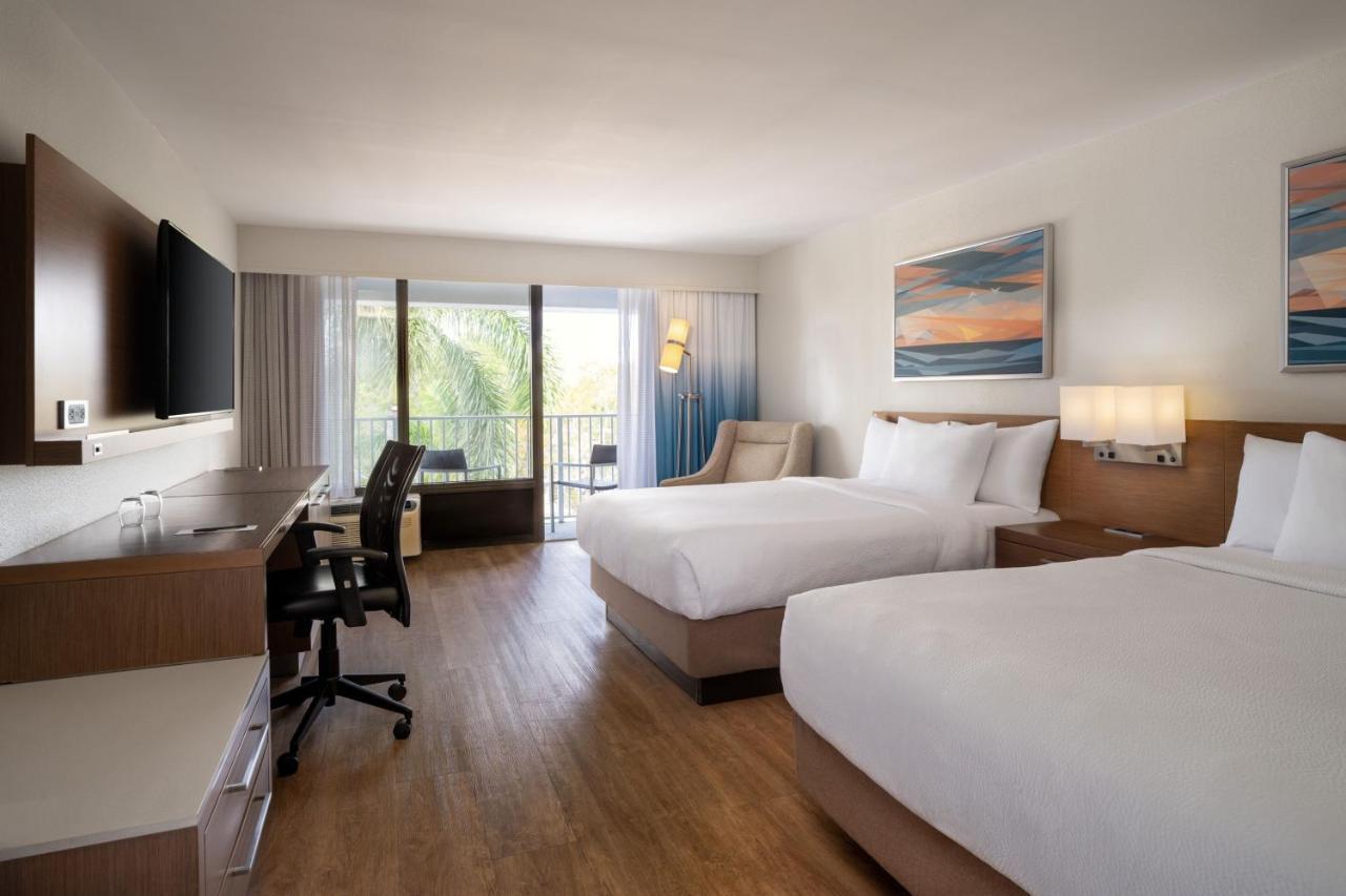 Courtyard By Marriott - Naples Ξενοδοχείο Εξωτερικό φωτογραφία