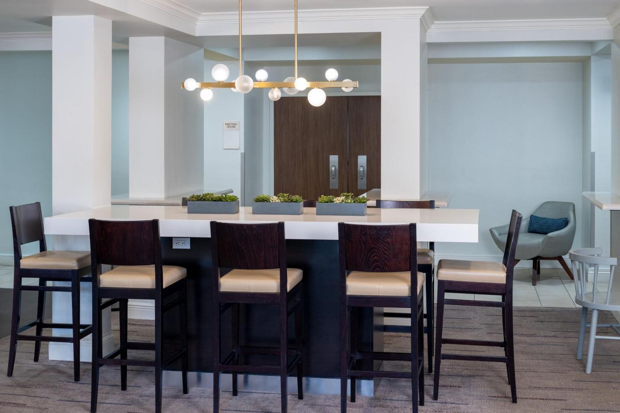 Courtyard By Marriott - Naples Ξενοδοχείο Εξωτερικό φωτογραφία
