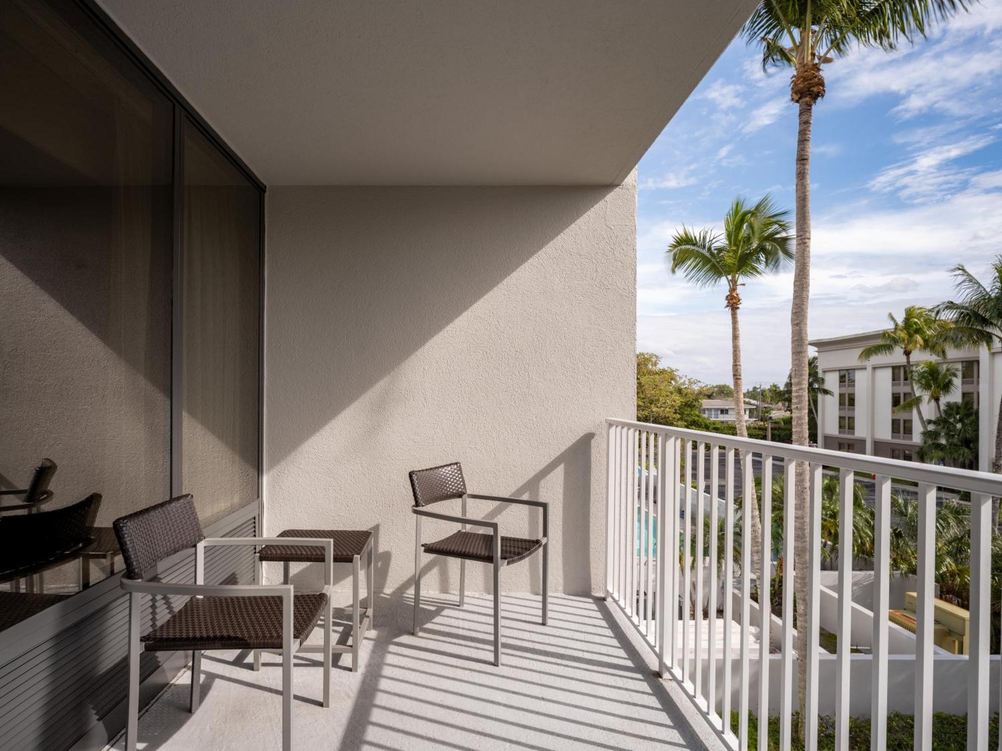 Courtyard By Marriott - Naples Ξενοδοχείο Εξωτερικό φωτογραφία