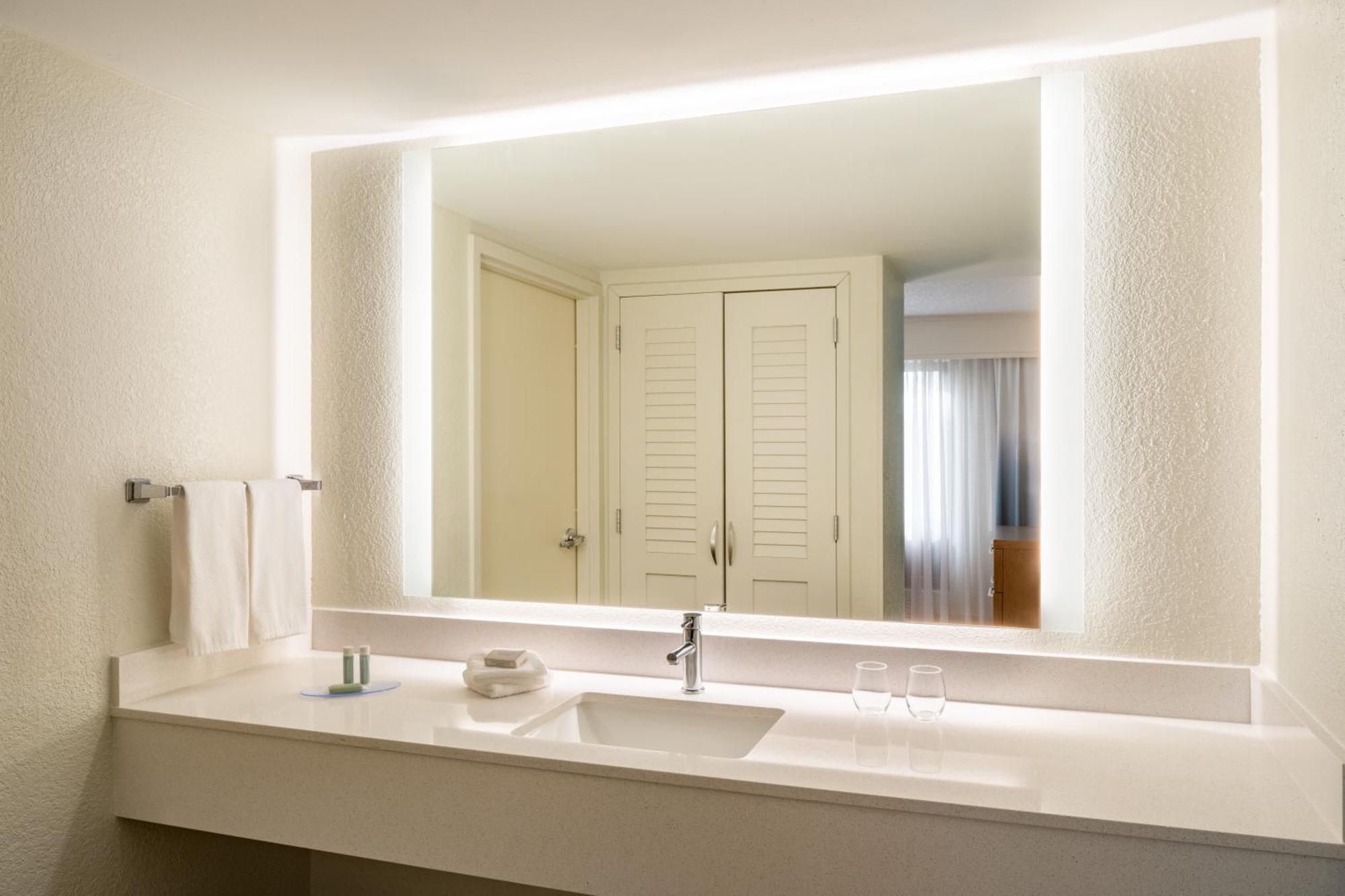 Courtyard By Marriott - Naples Ξενοδοχείο Εξωτερικό φωτογραφία