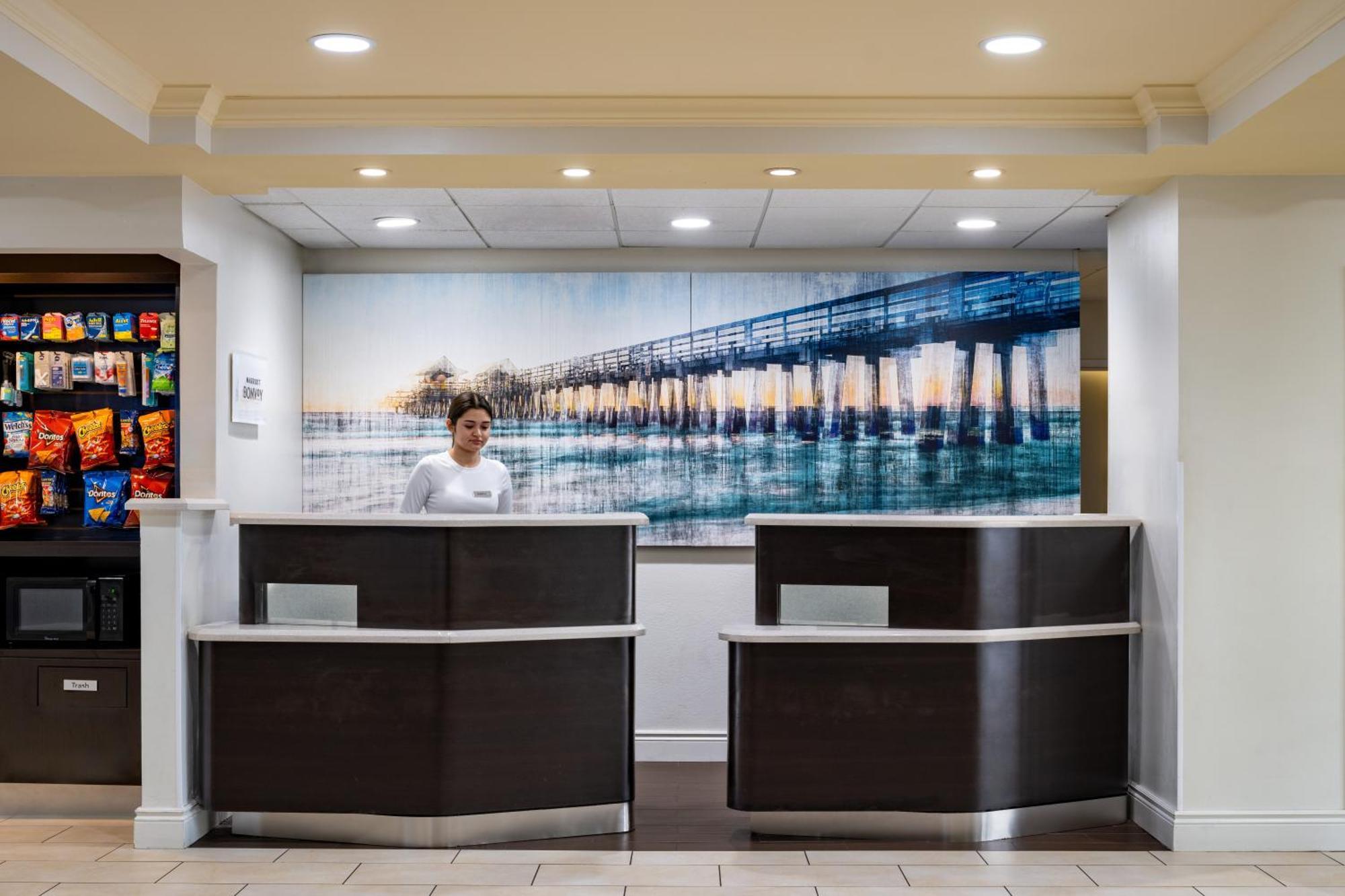 Courtyard By Marriott - Naples Ξενοδοχείο Εξωτερικό φωτογραφία