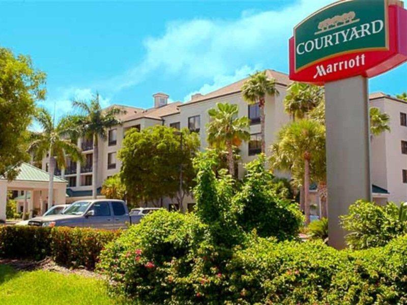 Courtyard By Marriott - Naples Ξενοδοχείο Εξωτερικό φωτογραφία