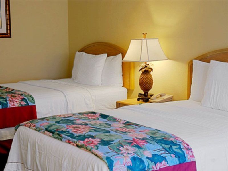 Courtyard By Marriott - Naples Ξενοδοχείο Εξωτερικό φωτογραφία